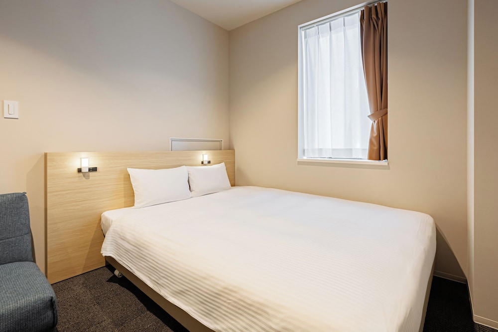 グループ個室（1-3名）※クイーンベッド/共用シャワー・トイレ 禁煙 客室1 | GRAND HOSTEL LDK 東京西葛西