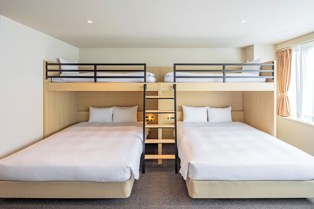 ファミリールーム（5-7名）/専用シャワールーム&トイレ 禁煙 客室5 | GRAND HOSTEL LDK 東京西葛西