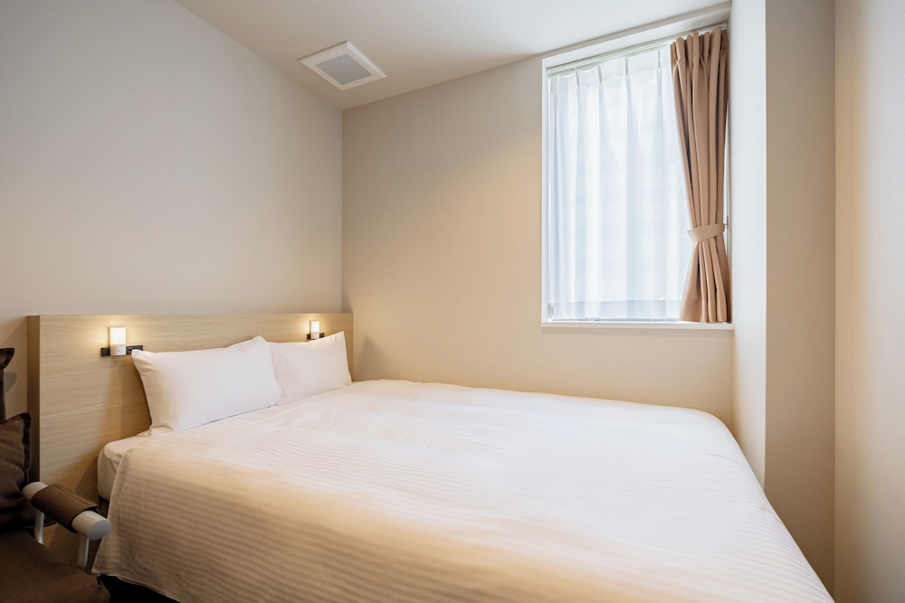 グループ個室(1-3名)※ダブルベッド/共用シャワー・トイレ 禁煙 客室3 | GRAND HOSTEL LDK 東京西葛西