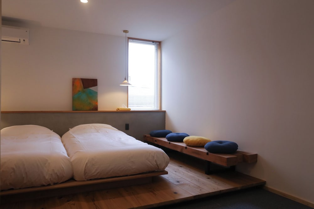 ツインルーム 共用バスルーム | Lemonsea Onomichi