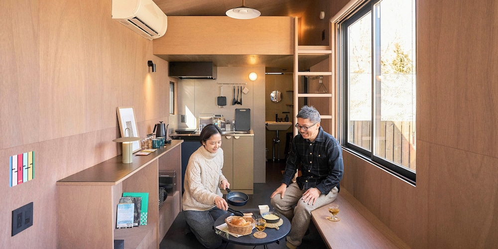 スタンダード キャビン リゾートビュー リビング エリア3 | YADOKARI VILLAGE 北軽井沢