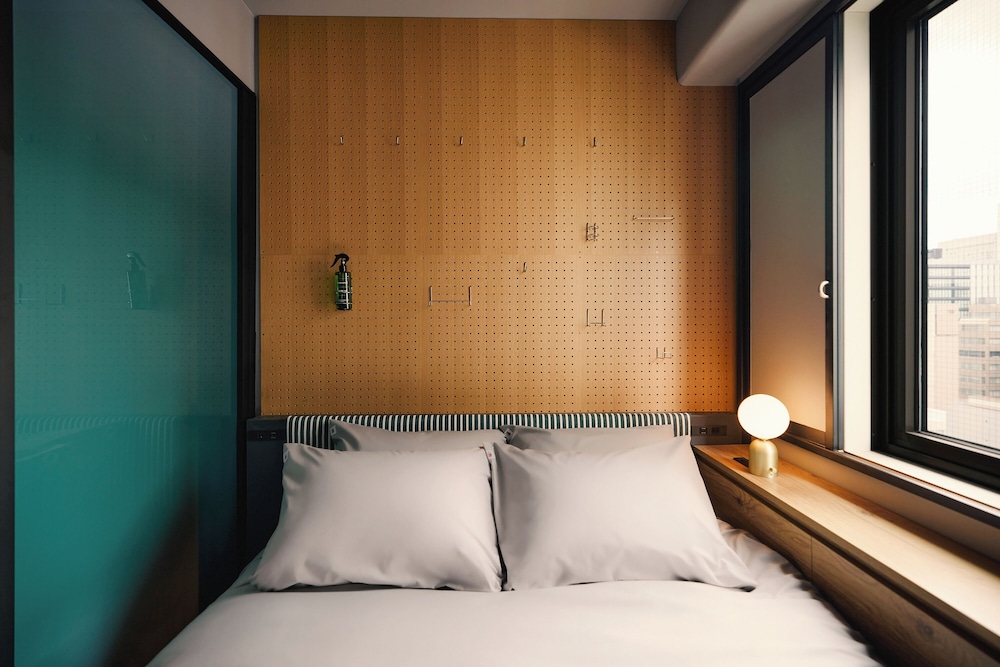 ダブルルーム 客室3 | BASE LAYER HOTEL