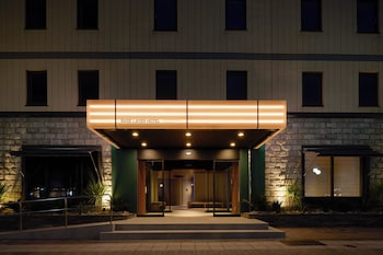 BASE LAYER HOTEL