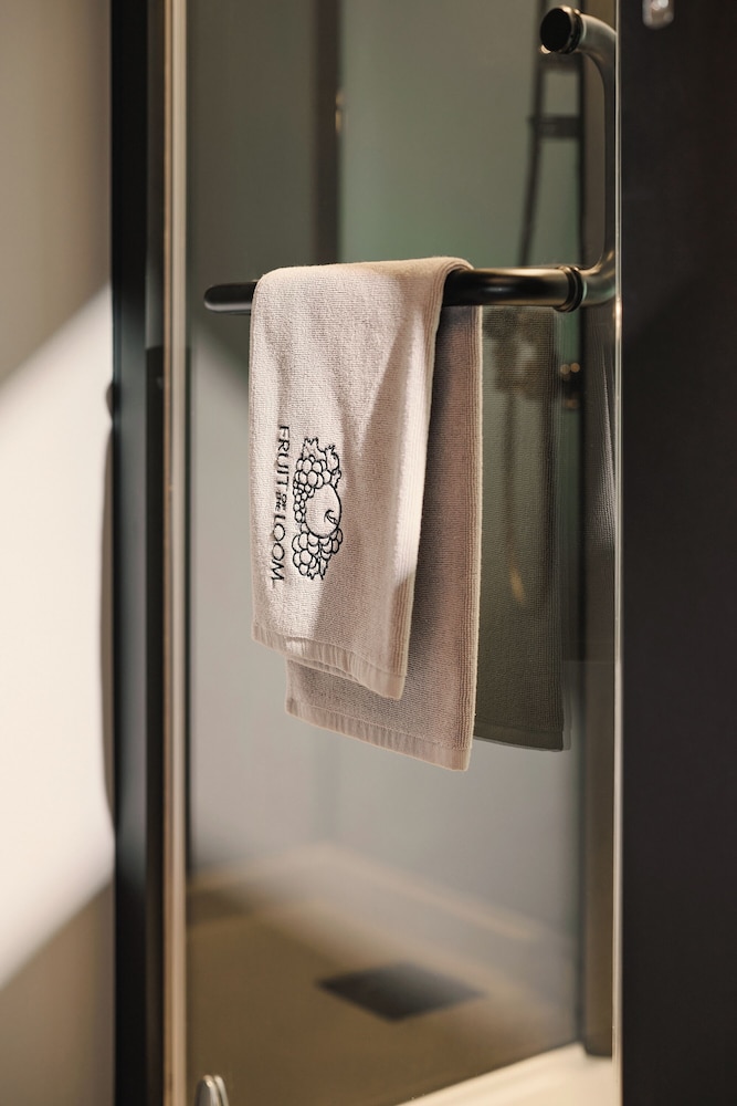ダブルルーム バスルーム1 | BASE LAYER HOTEL