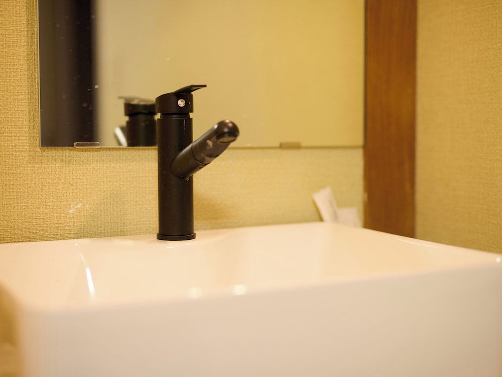 [禁煙] 和室1~6名様 バス・トイレ共用 客室5 | サンモリッツ