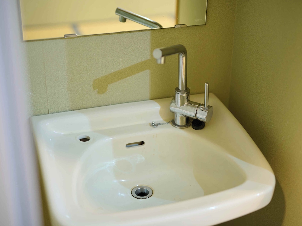 [禁煙] 和室1~4名様 バス・トイレ共用 バスルーム0 | サンモリッツ