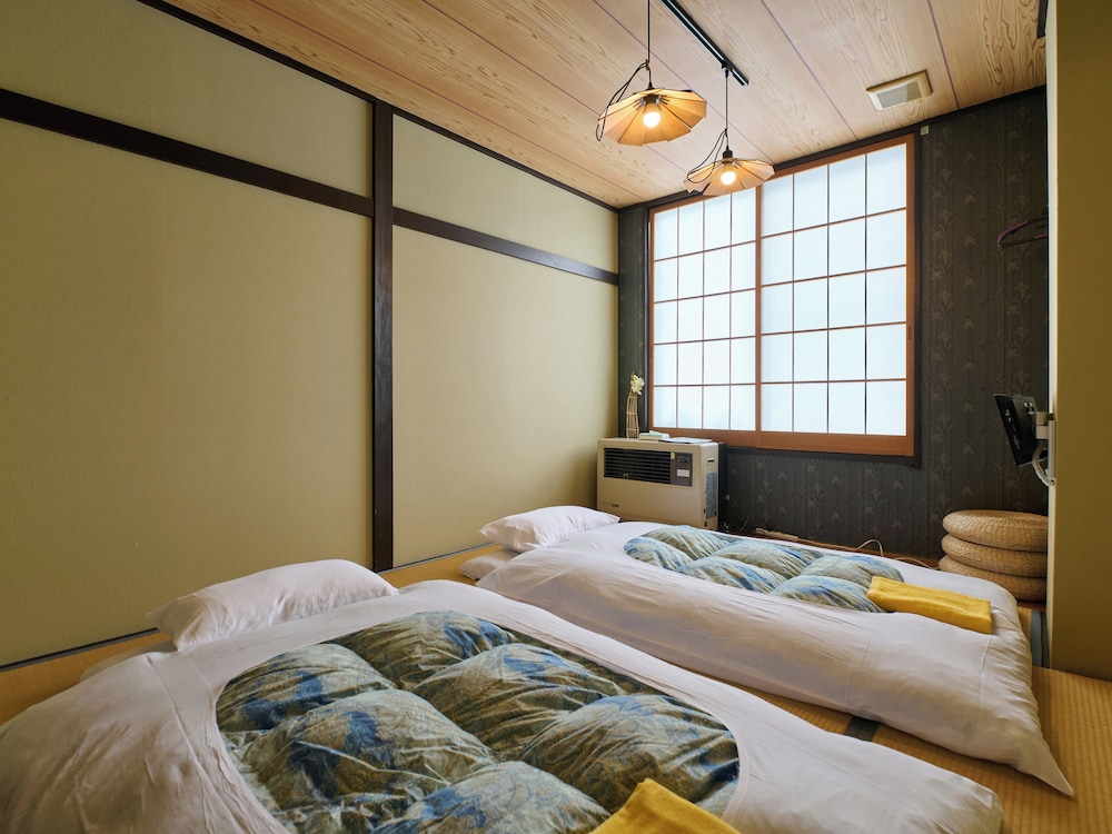 [禁煙] 和室1~2名様 バス・トイレ共用 客室3 | サンモリッツ