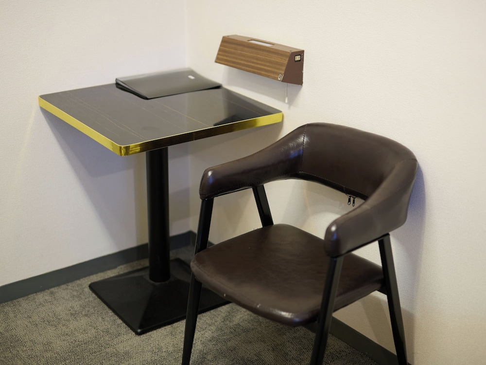 [禁煙] ツインルーム バス・トイレ共用 客室5 | サンモリッツ