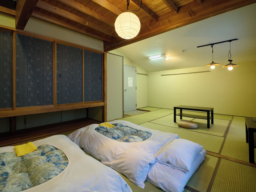 [禁煙] 和室1~6名様 バス・トイレ共用 客室6 | サンモリッツ