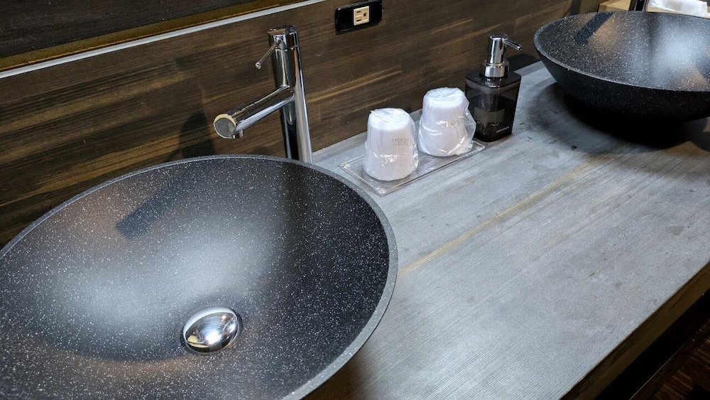 ヴィラ 2 ベッドルーム バスルーム2 | 金山ヴィラ～KANOGAWA～