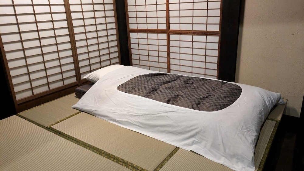 ヴィラ 2 ベッドルーム 客室1 | 金山ヴィラ～KANOGAWA～