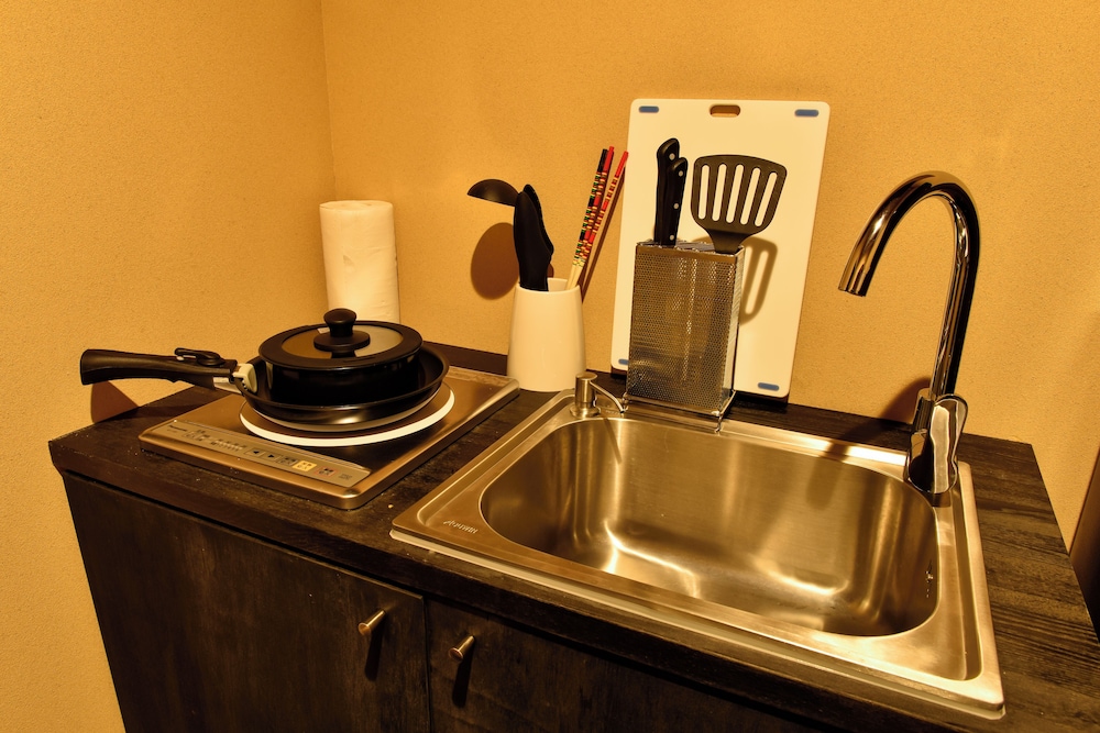 ルーム ベッド (複数台) 禁煙 キッチン 専用キッチン0 | 美盧八条源町別邸