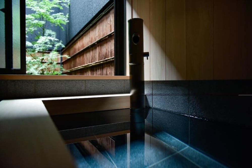 ルーム ベッド (複数台) 禁煙 キッチン バスルーム0 | 美盧八条源町別邸