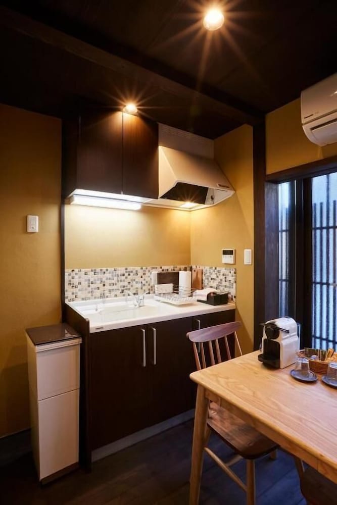 スイート ベッド (複数台) 禁煙 キッチン | 美盧・松原高瀬川邸南館