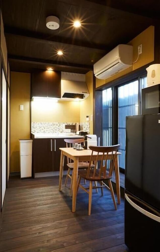 スイート ベッド (複数台) 禁煙 キッチン 専用キッチン1 | 美盧・松原高瀬川邸南館