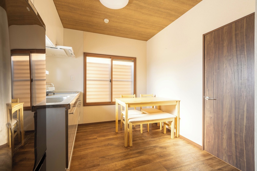 スイート ベッド (複数台) 禁煙 キッチン 専用キッチン1 | 美盧・伏見稲荷邸北館