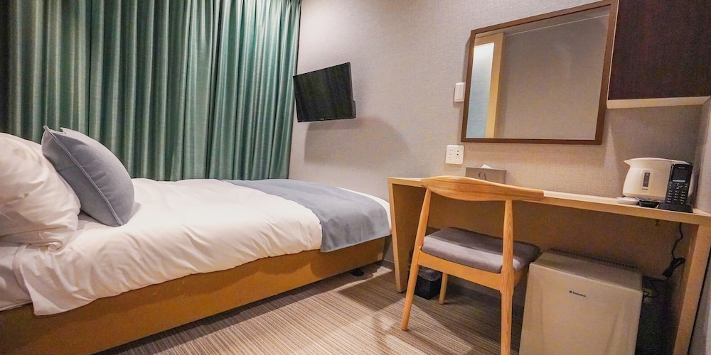 エコノミー ダブルルーム 客室2 | The Gala Hotel 梅田