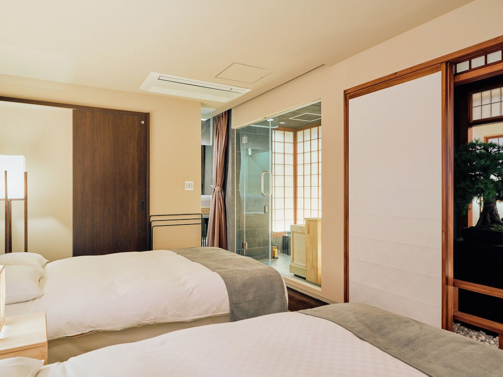 ダブルルーム 客室4 | 今昔荘 大阪 天保山-観桜・松柏