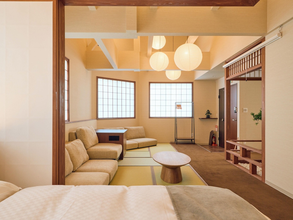 ダブルルーム リビング エリア0 | 今昔荘 大阪 天保山-観桜・松柏