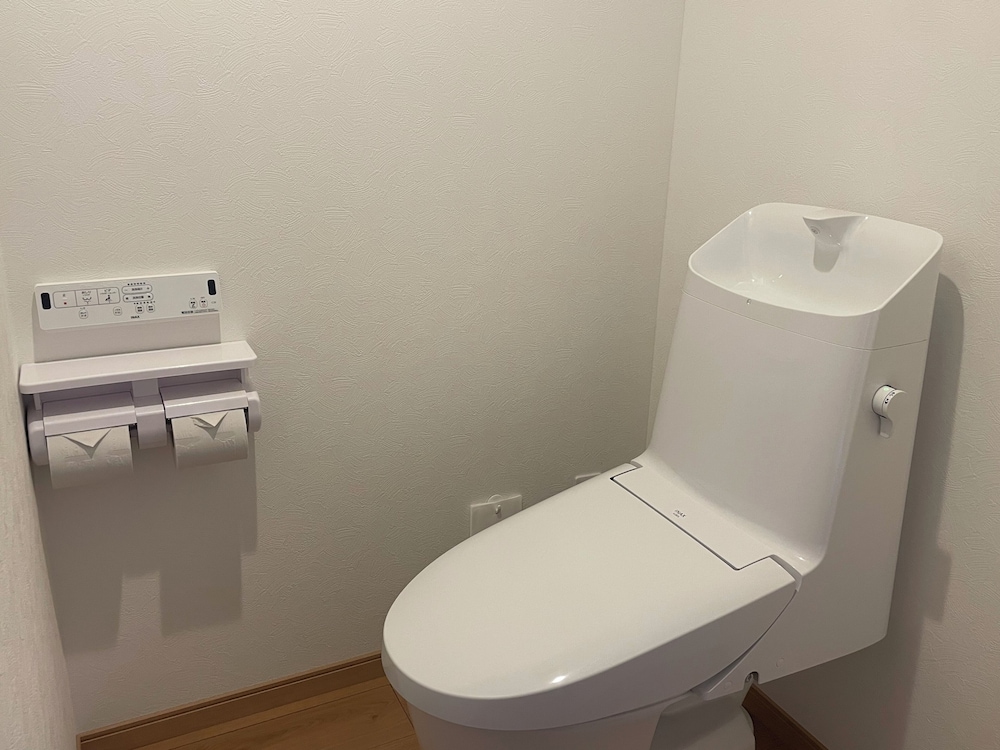 ラグジュアリー ダブルルーム 禁煙 シティビュー バスルーム2 | softlight inn Asakusa Tokyo