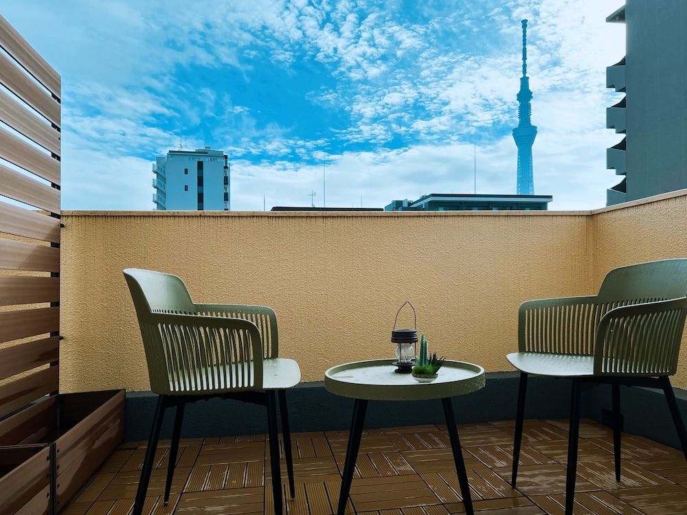 4 人部屋 禁煙 シティビュー テラス / パティオ1 | softlight inn Asakusa Tokyo