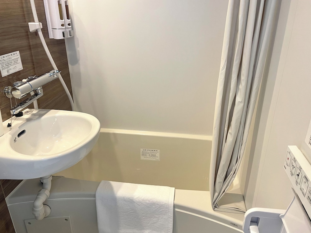 スーペリア ダブルルーム 禁煙 シティビュー バスルーム1 | softlight inn Asakusa Tokyo