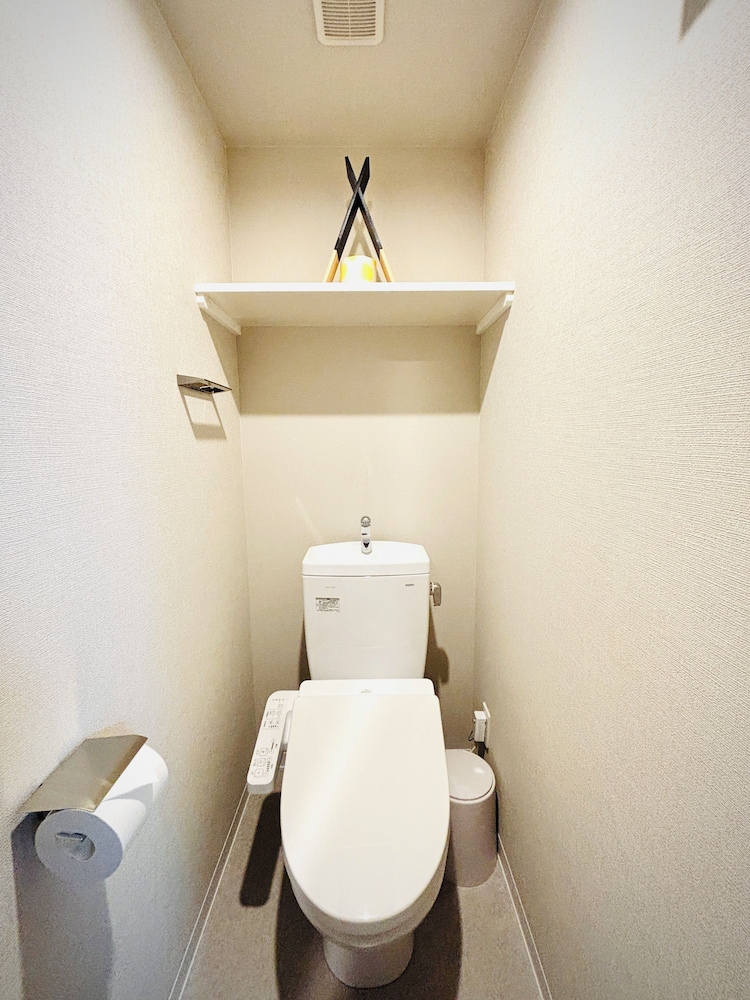 クラシック ツインルーム バスルームのシンク0 | 嵐 Hotel Arashi 難波南店