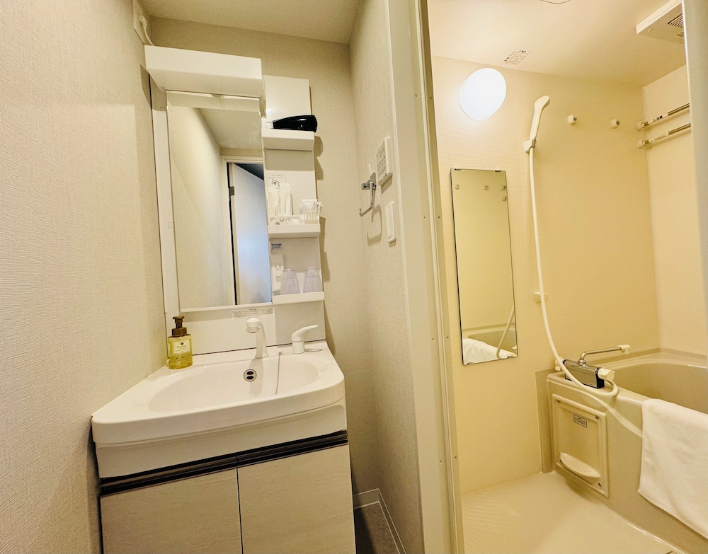 コンフォート 4 人部屋 バスルーム0 | 嵐 Hotel Arashi 難波南店