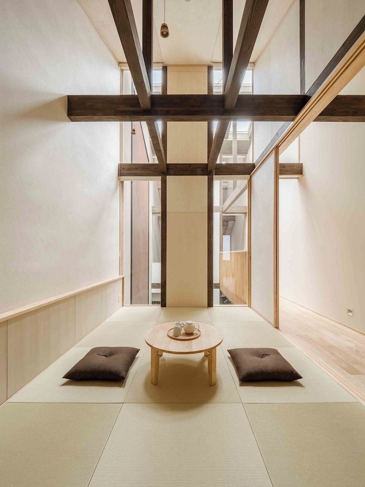 トラディショナル タウンホーム 2 ベッドルーム 禁煙 簡易キッチン リビング エリア4 | 花里町町家ハウス