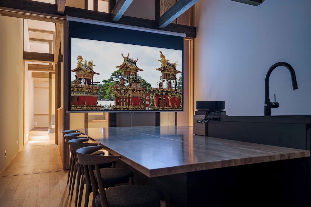 トラディショナル ハウス 2 ベッドルーム 禁煙 サウナ ダイニングルーム4 | 花里町町家ハウス