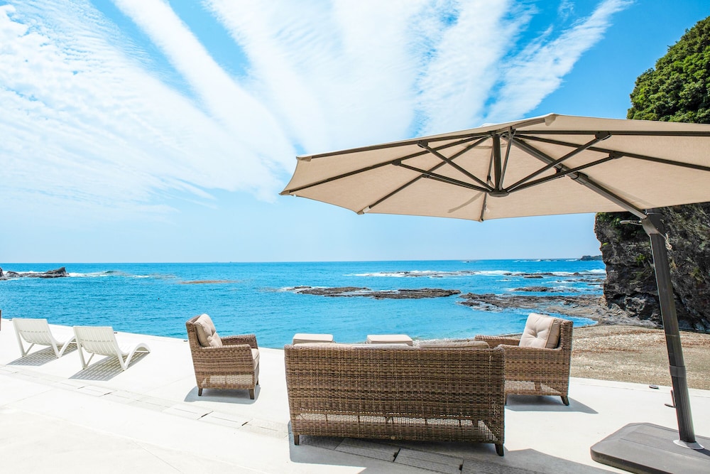 (1日1組限定)オーシャンフロント貸切ヴィラ（Annex＋本館ツインルーム）禁煙 テラス / パティオ1 | ビーチテラス串本