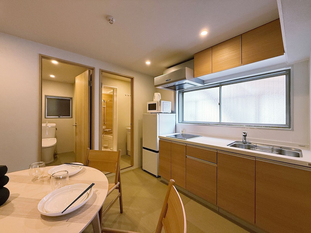 コンフォート アパートメント 2 ベッドルーム 専用キッチン1 | Celine Kanayama