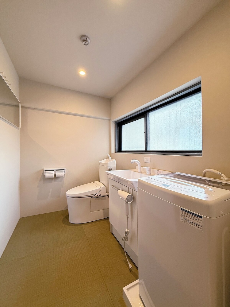 コンフォート アパートメント 2 ベッドルーム バスルーム3 | Celine Kanayama