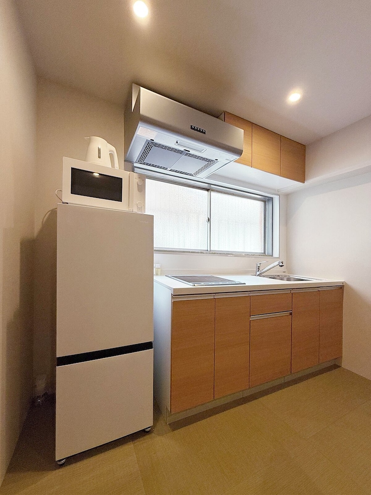 コンフォート アパートメント 2 ベッドルーム 専用キッチン0 | Celine Kanayama