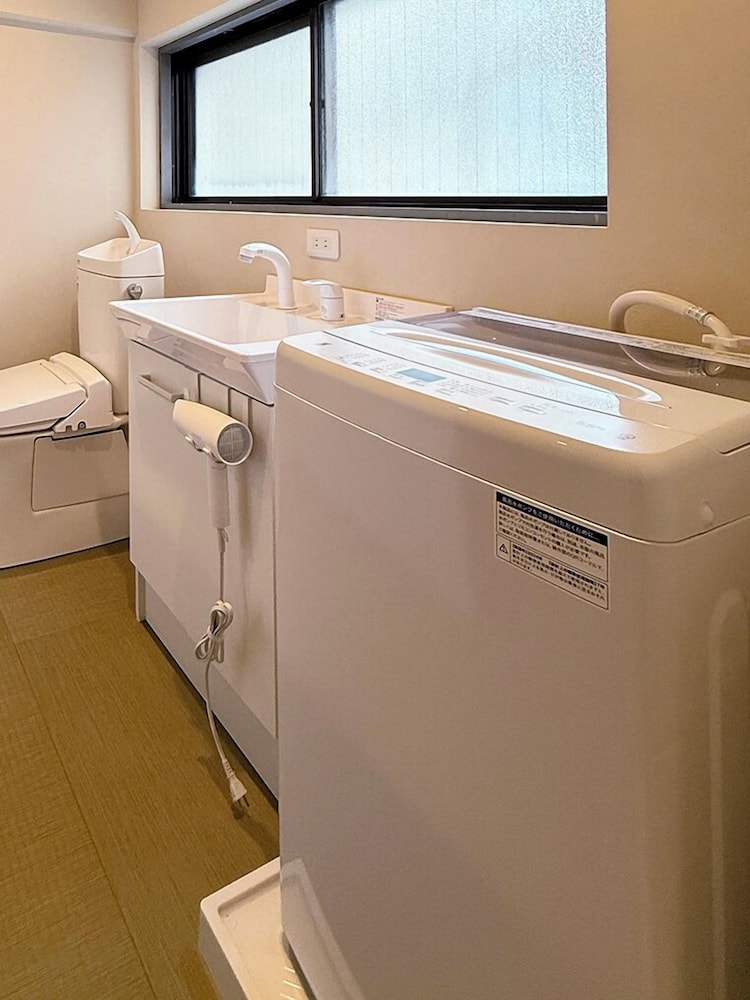 コンフォート アパートメント 2 ベッドルーム バスルーム5 | Celine Kanayama