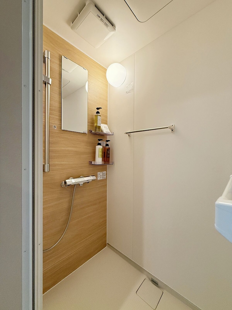 コンフォート アパートメント 2 ベッドルーム バスルーム4 | Celine Kanayama