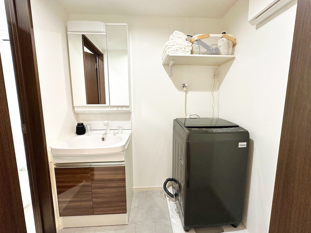 ファミリー 4 人部屋 禁煙 専用バスルーム 客室8 | The Mate Fukuoka