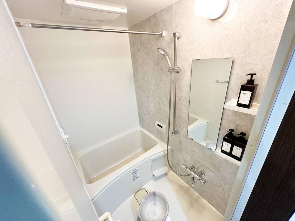 ファミリー 4 人部屋 禁煙 専用バスルーム 客室16 | The Mate Fukuoka