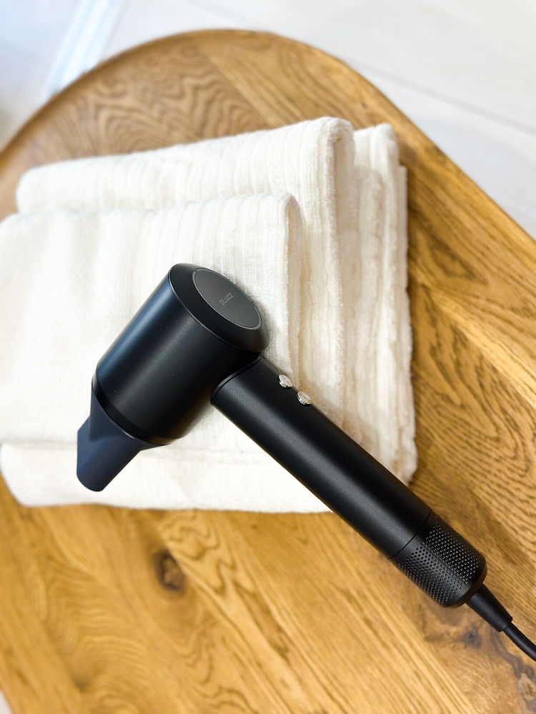 ファミリー 4 人部屋 禁煙 専用バスルーム 客室14 | The Mate Fukuoka