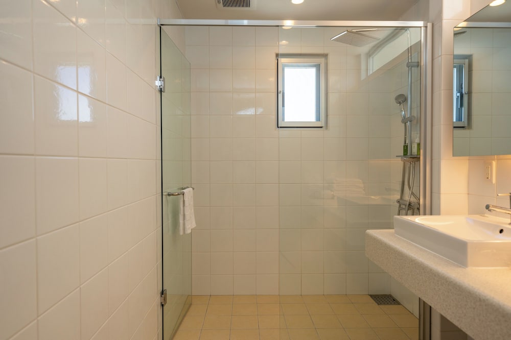 ヴィラ 禁煙 オーシャンビュー バスルーム1 | プライベートプールヴィラ古宇利 The Sweet