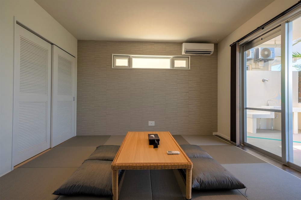 ヴィラ 禁煙 オーシャンビュー 客室1 | プライベートプールヴィラ古宇利 The Sweet