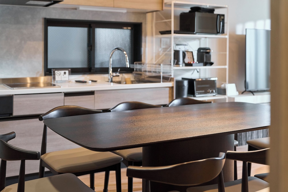 ファミリー コンドミニアム バルコニー ガーデンビュー ダイニングルーム2 | R.KAMAKURA