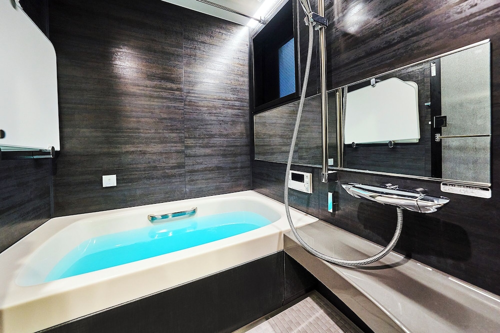 ファミリー コンドミニアム バルコニー ガーデンビュー バスルーム0 | R.KAMAKURA