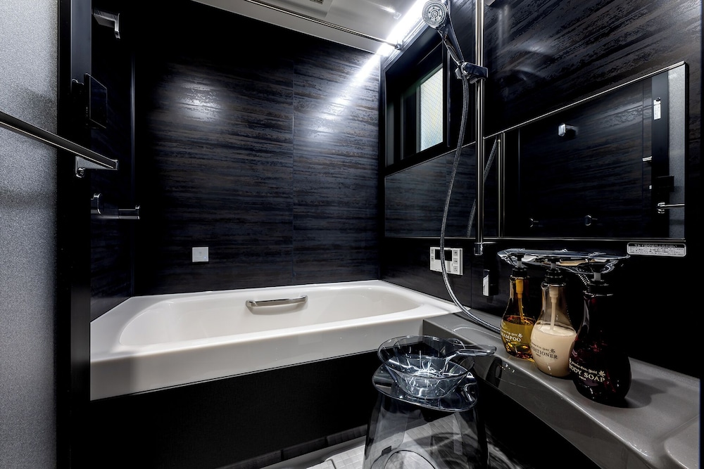 ファミリー コンドミニアム バルコニー ガーデンビュー バスルーム2 | R.KAMAKURA