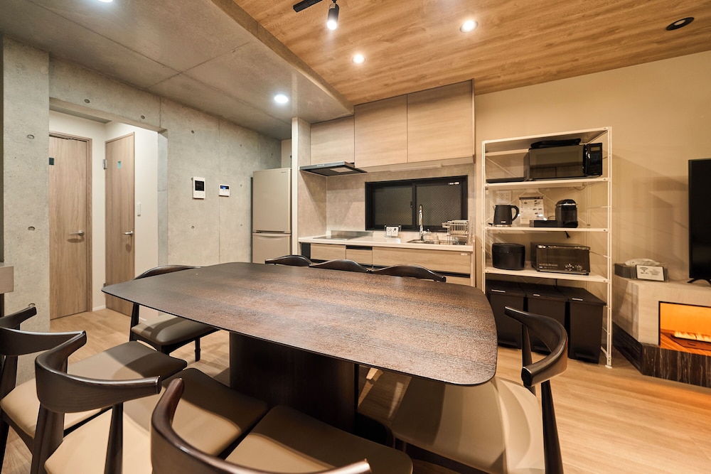 ファミリー コンドミニアム バルコニー ガーデンビュー ダイニングルーム8 | R.KAMAKURA