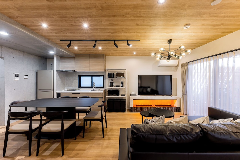 ファミリー コンドミニアム バルコニー ガーデンビュー リビング エリア1 | R.KAMAKURA