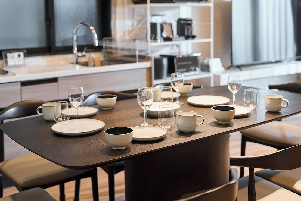 ファミリー コンドミニアム バルコニー ガーデンビュー ダイニングルーム4 | R.KAMAKURA