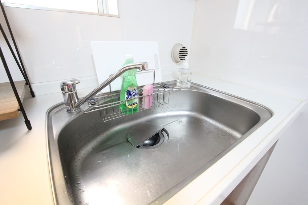 ファミリー ルーム 3 ベッドルーム 禁煙 (303) 専用キッチン1 | LUANAホテル 新中野駅前