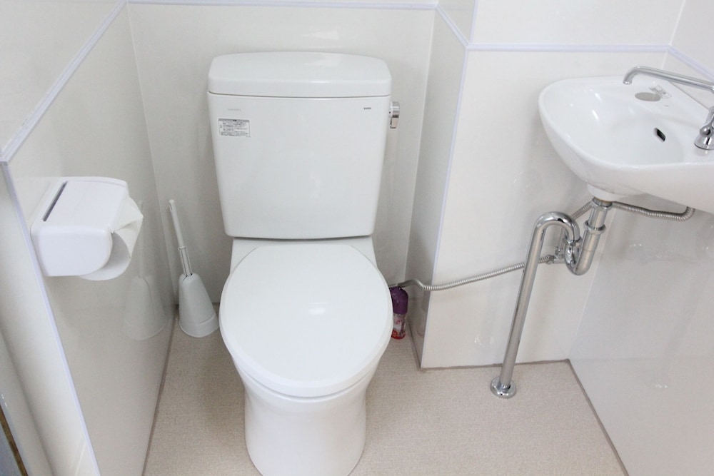 ビジネス トリプルルーム ベッド (複数台) 禁煙 (302) バスルーム2 | LUANAホテル 新中野駅前