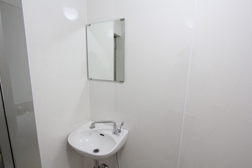 ファミリー ルーム 3 ベッドルーム 禁煙 (303) バスルーム2 | LUANAホテル 新中野駅前